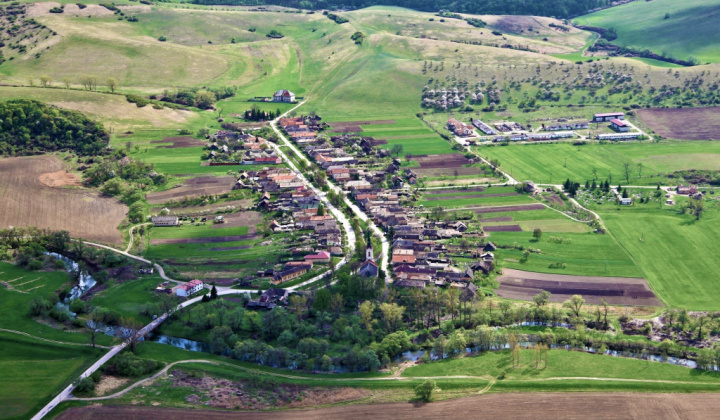 Obec Vlkyňa